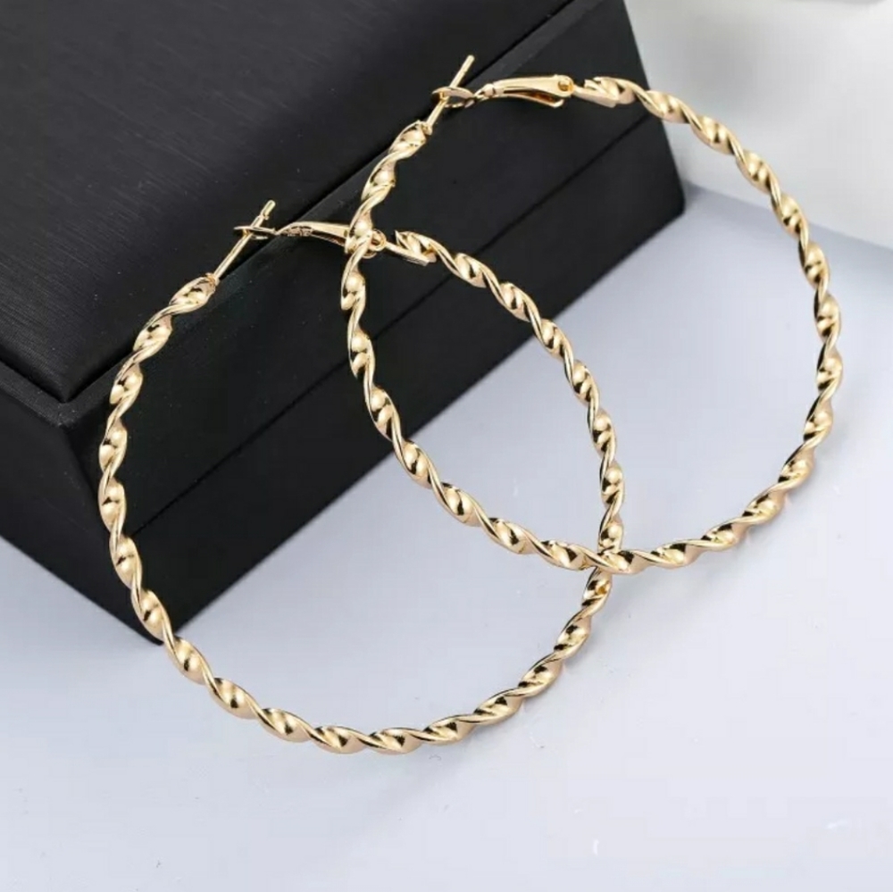 GOLD TONE BIG HOOP EARRINGS